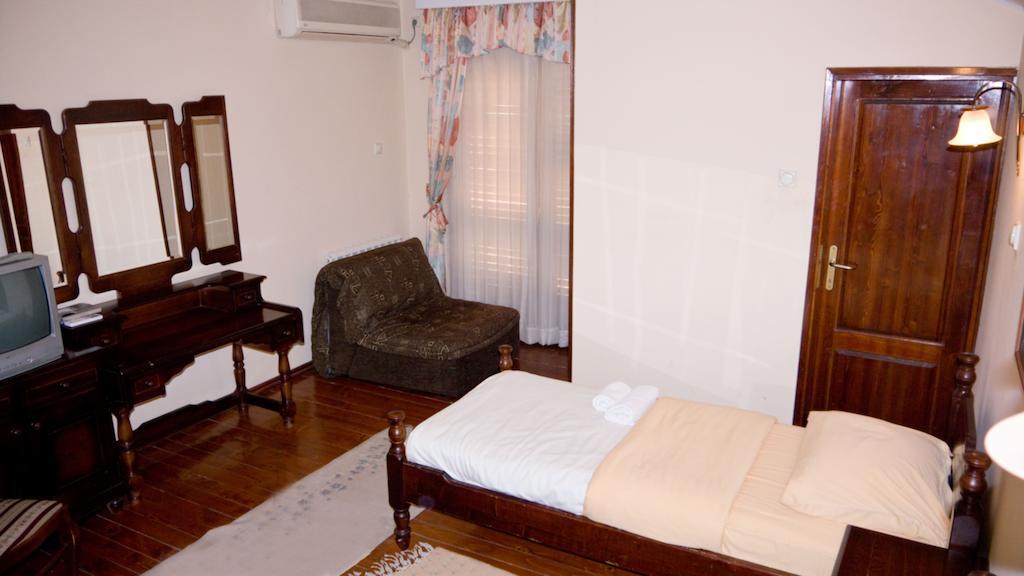 Hotel Ambiente Podgorica Zimmer foto