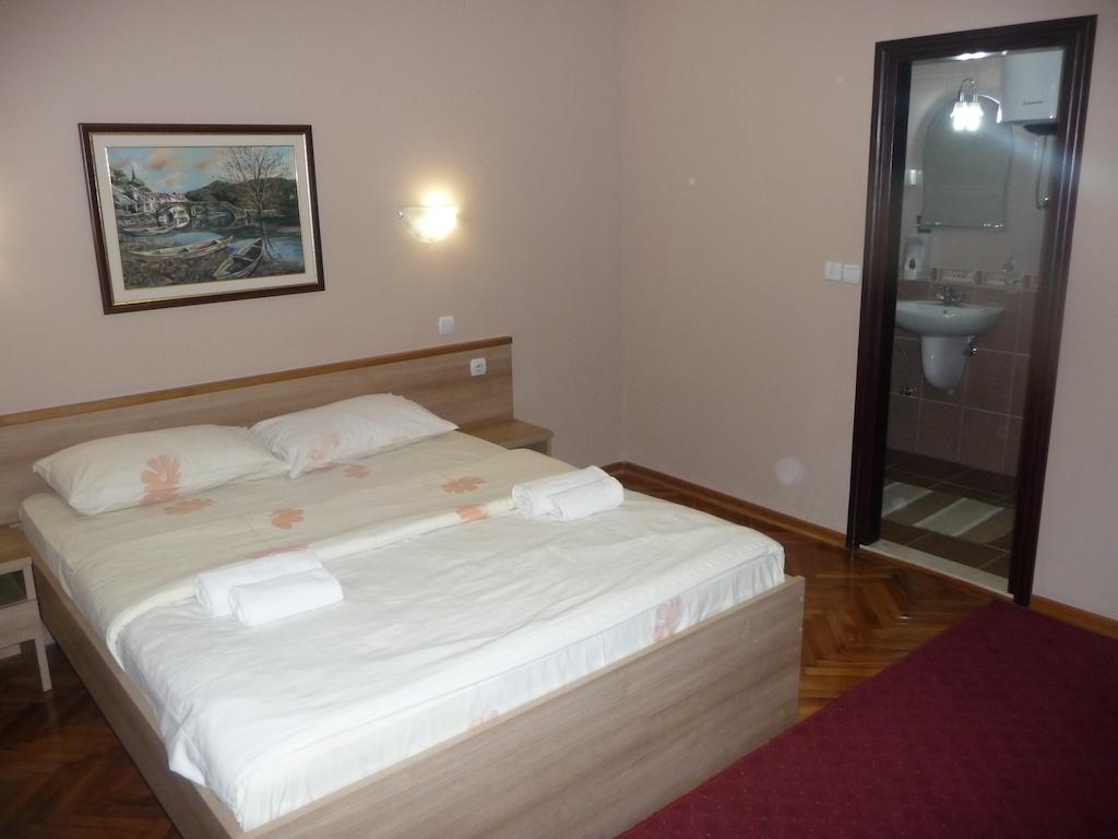 Hotel Ambiente Podgorica Zimmer foto